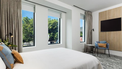 Oaks Cairns Hotel - QLD Tourism 2