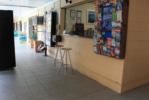 Oasis Inn Apartments - QLD Tourism 1