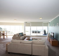 Oasis Unit 11/5 Laman Street - QLD Tourism