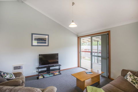 Ocean 1/38 - Ocean's Apartment - QLD Tourism 2