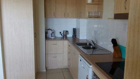 Ocean Breeze Apartments - Queensland Tourism 1