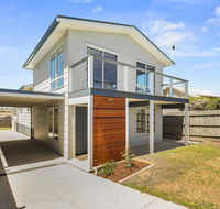 Ocean Chill 10 Minutes Drive to Phillip Island Pet Friendly Family Home Sleeps 8 - QLD Tourism