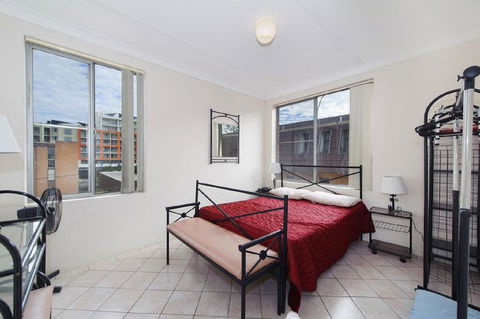 Ocean Court 7 13 Lord Street - Queensland Tourism 2