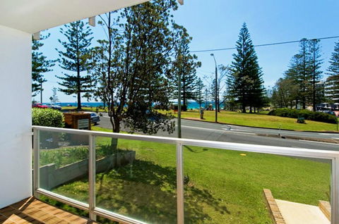 Ocean Court 8 13 Lord Street - Queensland Tourism 1