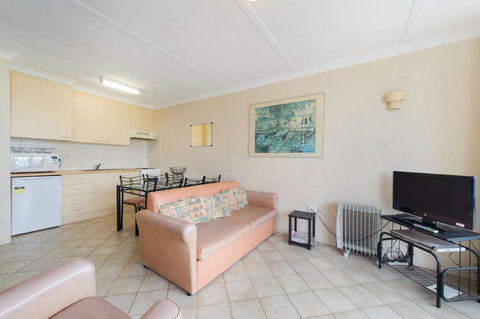 Ocean Court 8 13 Lord Street - Queensland Tourism 3