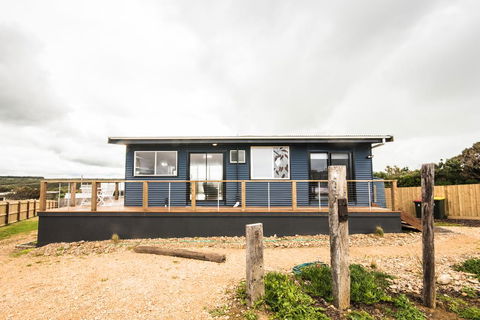 Ocean View Getaway - QLD Tourism 0