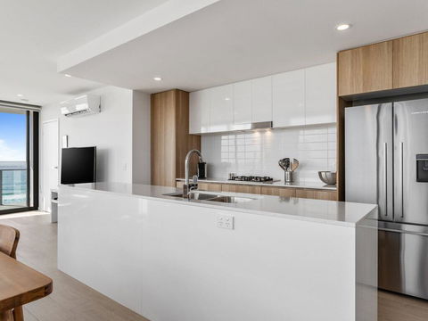 Ocean Views Apartment With Rooftop Pool - QLD Tourism 2