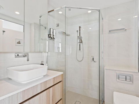 Ocean Views Apartment With Rooftop Pool - QLD Tourism 1