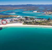 Oceanic 10 -On Forster Main Beach