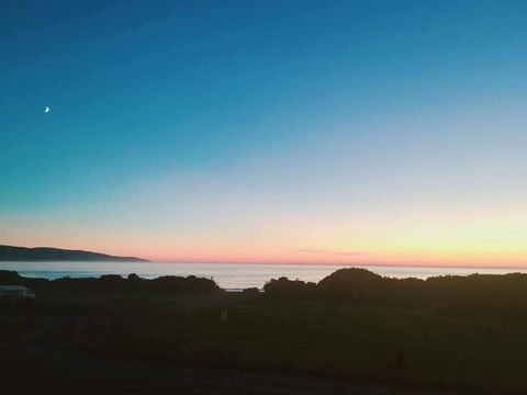 ODYSSEY APOLLO BAY - QLD Tourism 1