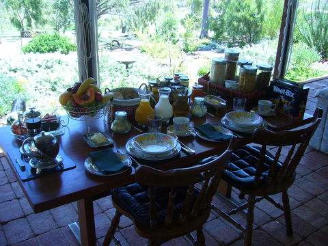 Old Miners' Cottages Bed And Breakfast - QLD Tourism 3