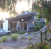 On the Edge of the Forest - Queensland Tourism