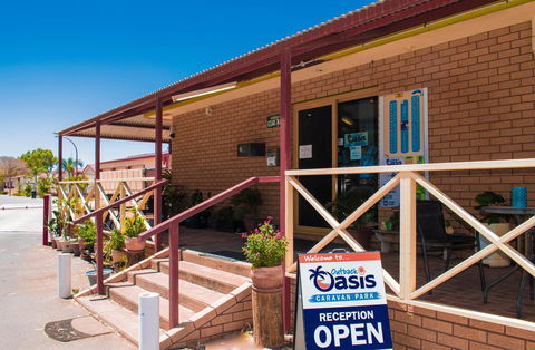 Outback Oasis Caravan Park - Queensland Tourism 1