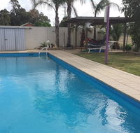 Paddle Steamer Motel - QLD Tourism