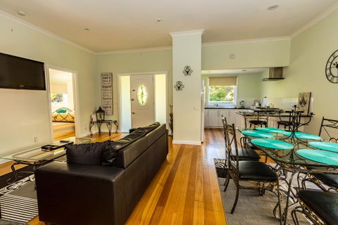 Paddys Creek Retreat - QLD Tourism 3