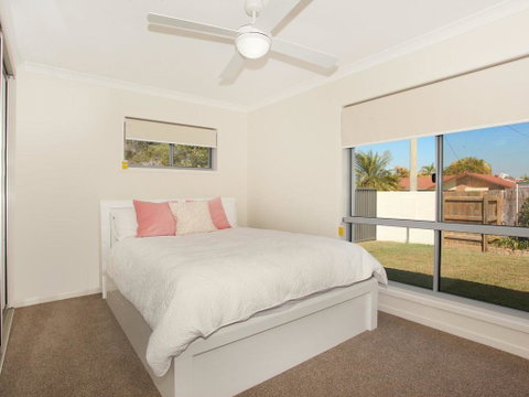 Palm 95 - Modern 4 BDRM Home With Pool - Queensland Tourism 1