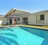 Palm 95 - Modern 4 BDRM Home with Pool - Queensland Tourism