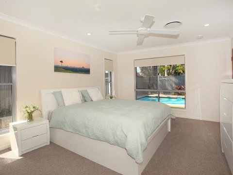 Palm 95 - Modern 4 BDRM Home With Pool - Queensland Tourism 2