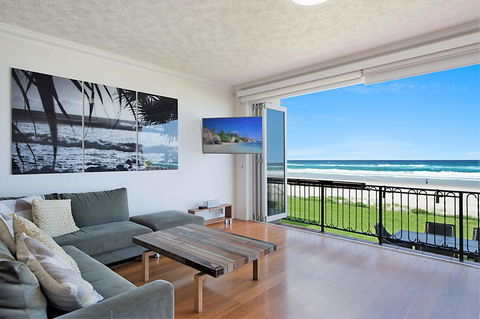 Palm Beach Beachfront Townhouse - QLD Tourism 1
