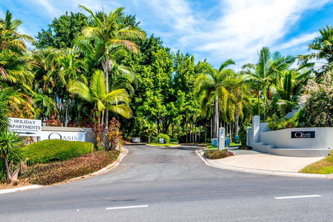 Palm Cove Holiday Apartment - QLD Tourism 3