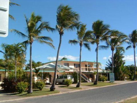 Palm View Holiday Apartments - QLD Tourism 0
