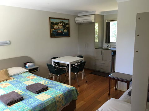 Palms Oasis Motel - QLD Tourism 2