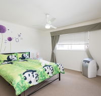 Panda Holiday -Close Mountain Ocean Pet Friendly - QLD Tourism