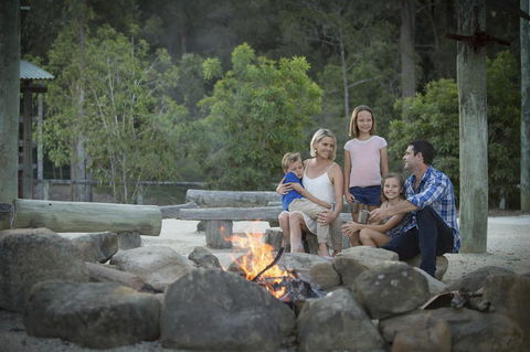 Paradise Country Farmstay - QLD Tourism 0