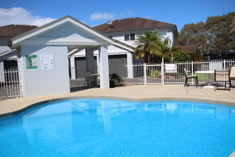 Paradise Waters - No. 19 - QLD Tourism 0