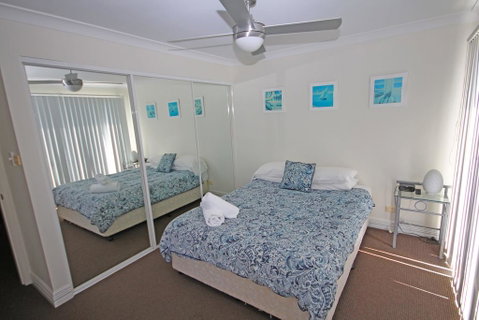 Paradise Waters - No. 19 - QLD Tourism 3