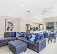 Park Avenue Luxe Townhouse Brand New Sleeps 9 - QLD Tourism