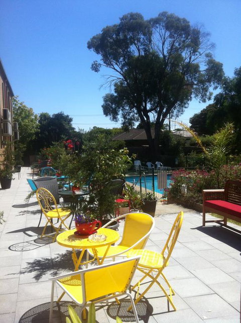 Parkwood Motel & Apartments - QLD Tourism 1