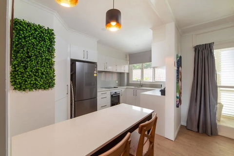 Peaceful 3 Bedroom Apartment In Ascot - QLD Tourism 1