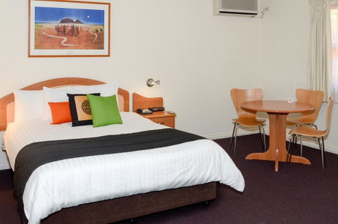 Pegasus Motor Inn And Serviced Apartments - QLD Tourism 3