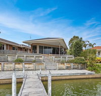 Pelican Brief - relaxing canal frontage - QLD Tourism