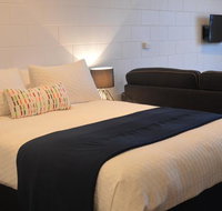 Penguin Seaside Motel - QLD Tourism