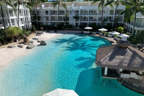 PENTHOUSE 3133 Beach Club - QLD Tourism 0