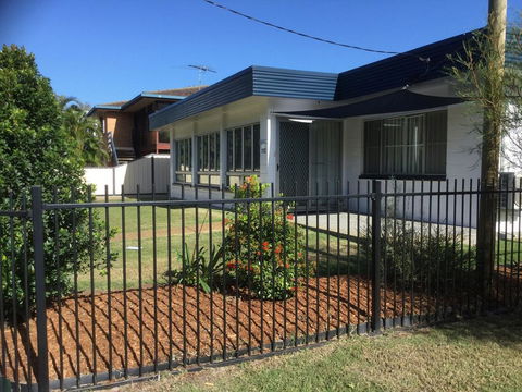 Pet Friendly Home Walking Distance To Surf Beach - North St, Woorim - QLD Tourism 0