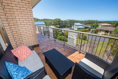 Pet Friendly Lentara St 8 - Fingal Bay - QLD Tourism 0