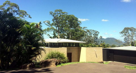 Phoenix Eumundi Bed & Breakfast - QLD Tourism 1