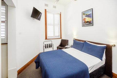Pier Hotel - QLD Tourism 2