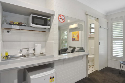 Pleasant Way River Lodge - QLD Tourism 1
