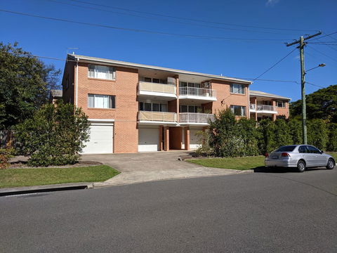 Poinciana Mews - QLD Tourism 0
