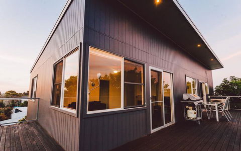 Point Lonsdale Holiday Apartments - QLD Tourism 1