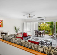 Poolside Apt in Alamanda Beachfront Resort 52 - QLD Tourism