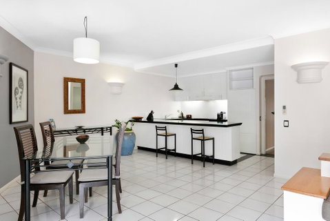 Poolside Apt In Alamanda Beachfront Resort 74 - QLD Tourism 3