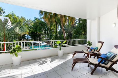 Poolside Apt. In Alamanda Beachfront Resort (54) - QLD Tourism 0