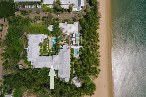 Poolside Apt. In Alamanda Beachfront Resort (54) - QLD Tourism 1