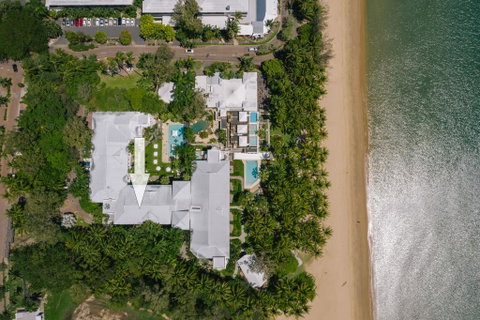 Poolside Apt. In Alamanda Beachfront Resort (55) - QLD Tourism 1