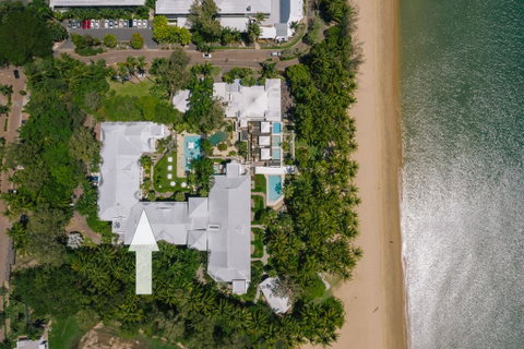 Poolside Apt. In Alamanda Beachfront Resort (67) - QLD Tourism 1